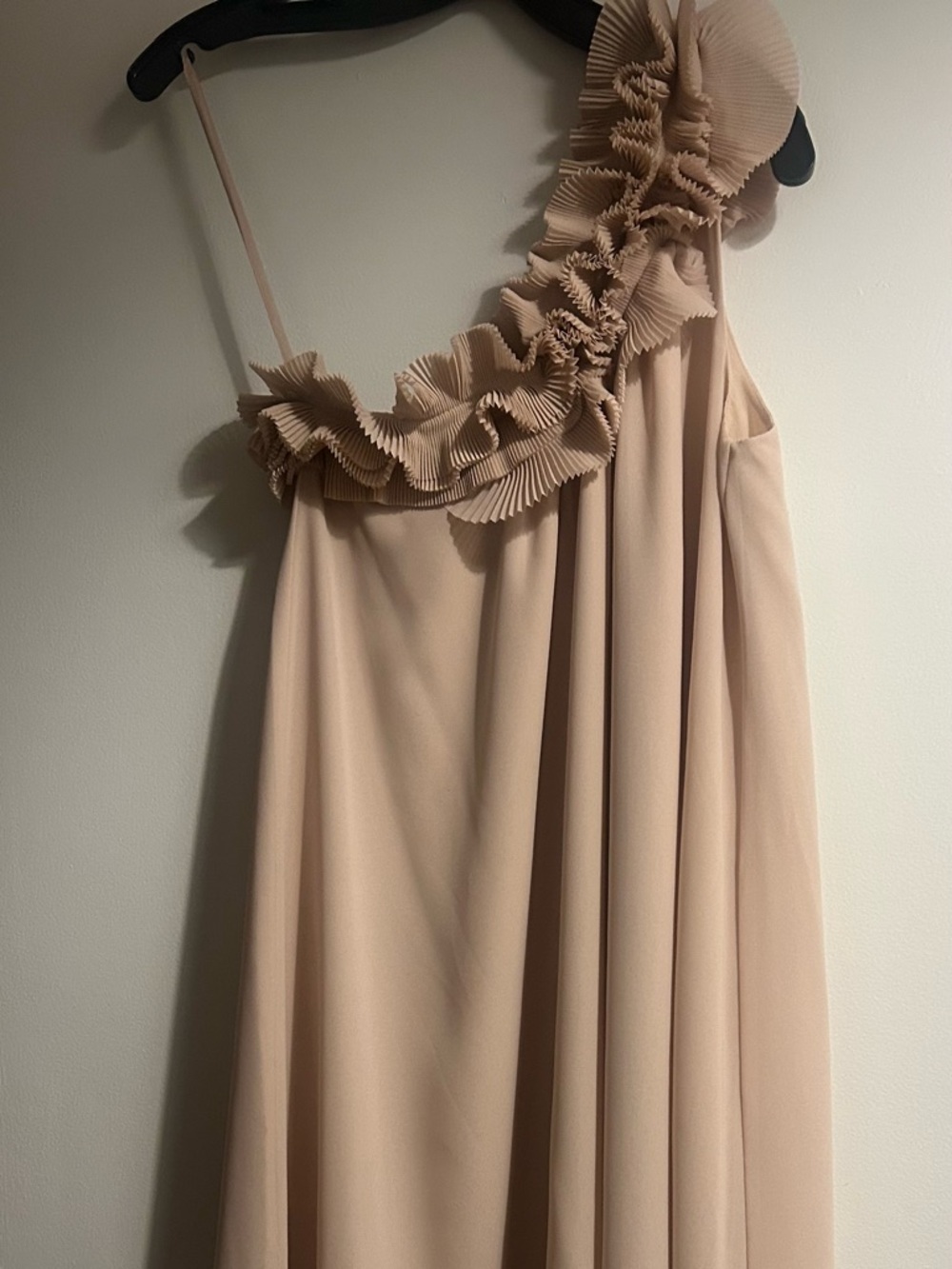 H&M One-Shoulder Ruffle A-Line Skirt in Nude